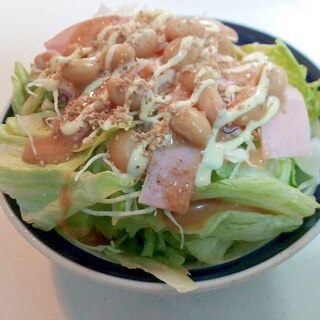 レタス・千切り野菜・ハム・蒸し大豆のごまサラダ